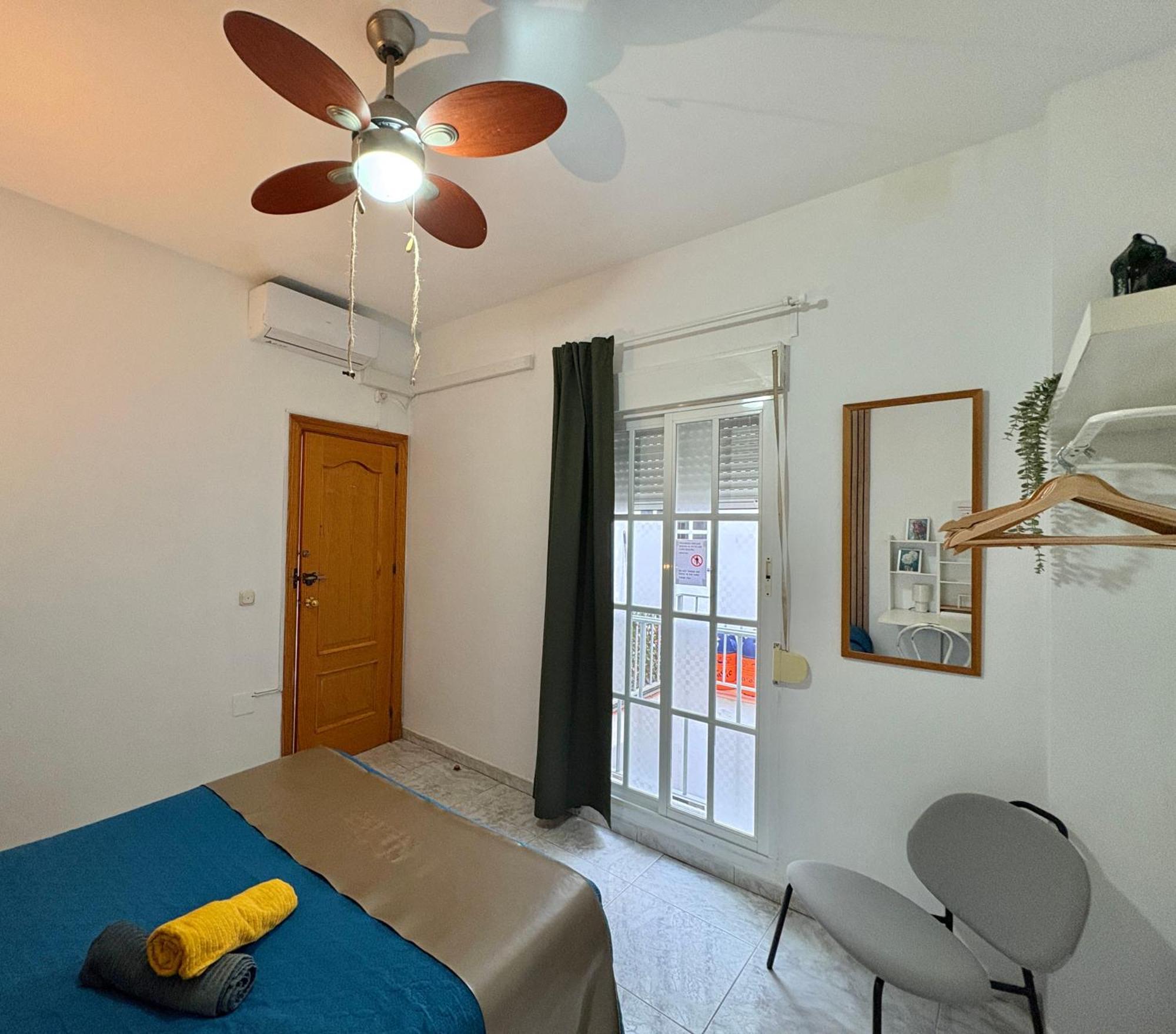 Habitacion En Calle Molino Малага Екстериор снимка